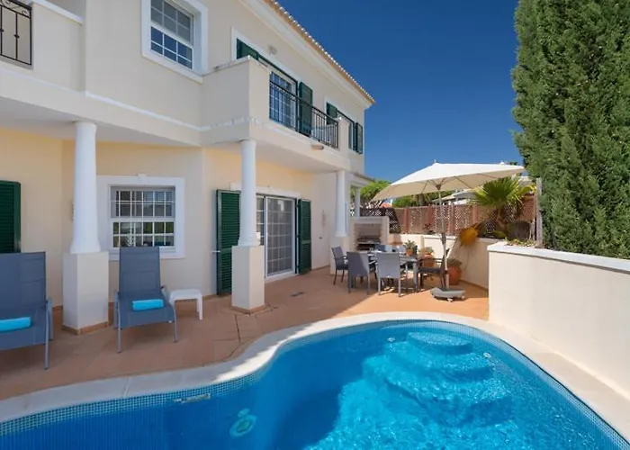 Aleisha アパート *